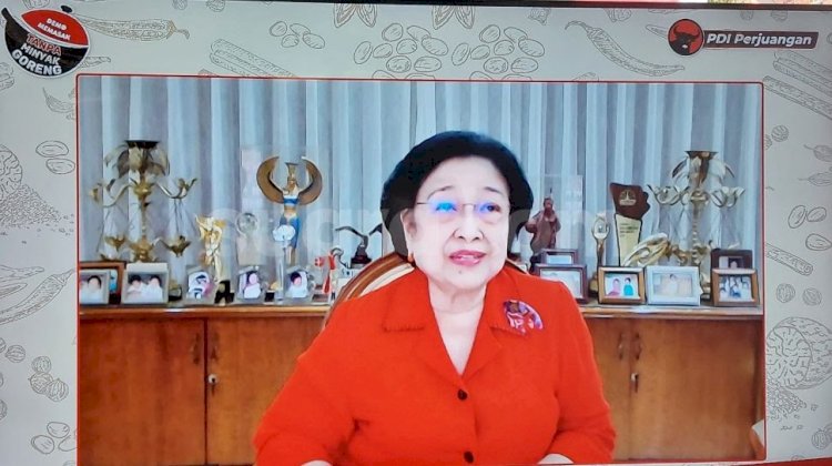 Ketum PDIP Megawati Soekarnoputri dalam acara demo masak tanpa minyak goreng/Ist