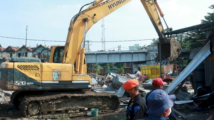 Penertiban bangunan liar di Surabaya, ist