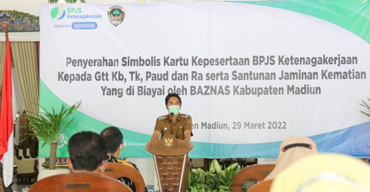 Acara penyerahan kartu kepesertaan BPJS ketenagakerjaan di pendopo muda graha Madiun/RMOLJatim