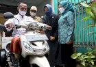 Beri Perhatian Khusus untuk Penyandang Disabilitas, Pemkot Surabaya Serahkan Motor Modifikasi