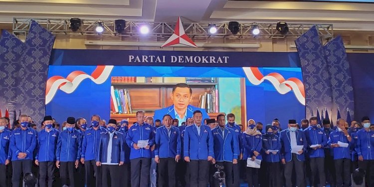 Ketum Partai Demokrat Agus Harimurti Yudhoyono saat melantik Pengurus DPD NTB/Ist