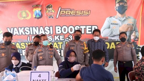 Vaksinasi di Sidoarjo