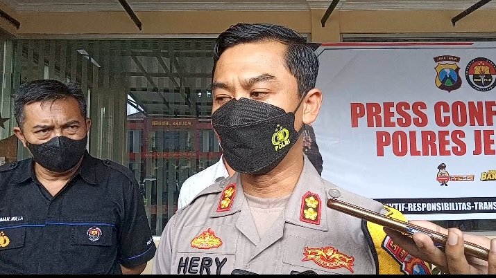 Kapolres Jember AKBP Hery Purnomo saat memberikan keterangan pers soal ITE Pornografi janda muda Jember/RMOLJatim