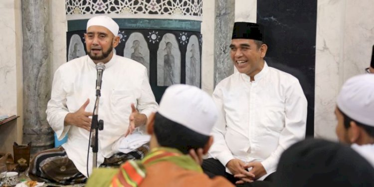  Sekjen Partai Gerindra Ahmad Muzani bersilaturahmi dengan Habib Syech bin Abdul Qadir Assegaf/Ist