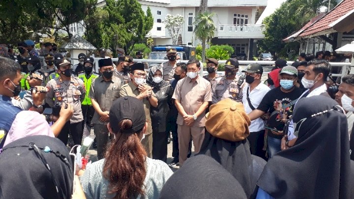 Aksi demo mahasiswa di Jombang 