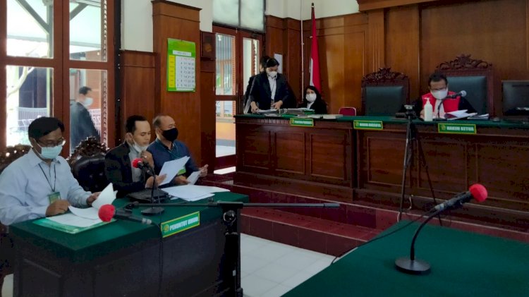 Suasana sidang praperadilan yang dimohonkan Wakil Bupati Bojonegoro Budi Irawato di Pengadilan Negeri (PN) Surabaya/RMOLJatim