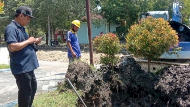 Pekerjaan area parkir di Alun-alun Ngawi