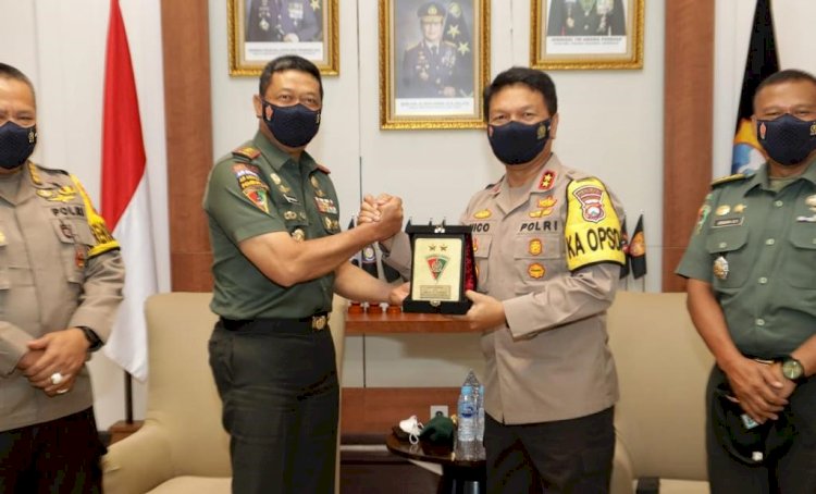 Pangdiv II Kostrad Mayjen TNI Dwi Wahyu Winarto dan Kapolda Jatim Irjen Polisi Nico Afinta/Istimewa