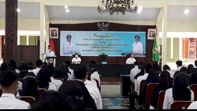 Bupati Bondowoso, KH Salwa Arifin saat berikan sambutan/RMOLJatim 