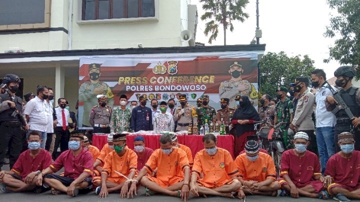 Para tersangka yang diamankan 