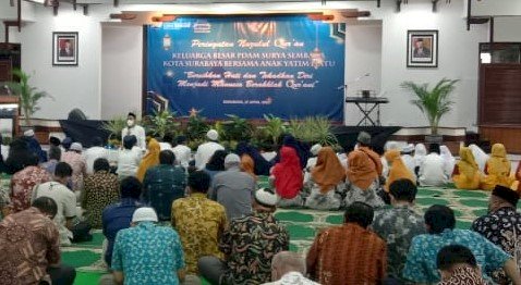 PDAM Surya Sembada Kota Surabaya memperingati Nuzulul Quran bersama puluhan anak yatim/RMOLJatim