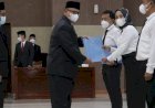 Plt Bupati Probolinggo Serahkan 1.127 SK PPPK Guru Tahap 1