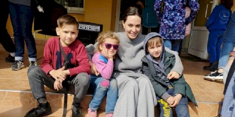 Kunjungan Angelina Jolie ke Lviv, Ukraina/Net