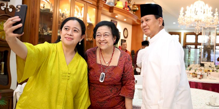  Ketua Umum PDI Perjuangan Megawati Soekarnoputri didampingi Puan Maharani menerima Ketua Umum Gerindra Prabowo Subianto di Idulfitri 1334 hijriah/Net