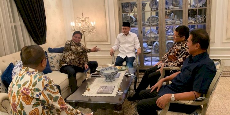 Ketua Umum Partai Golkar Airlangga Hartarto saat menggelar pertemuan tertutup bersama Ketum PAN Zulkifli Hasan dan Ketum PPP Suharso Monoarfa di Rumah Heritage, kawasan Menteng/Net