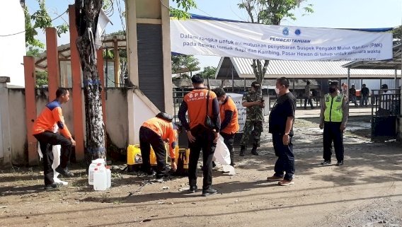 Kegiatan Polres Lamongan antisipasi wabah PMK