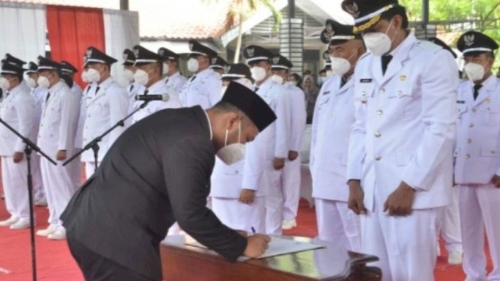 Pelantikan Kades di Gresik 