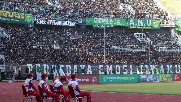 Pertandingan Persebaya vs Persis Solo