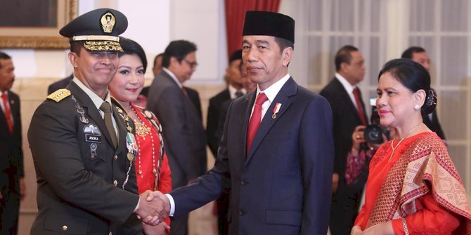 Presiden Joko Widodo dan Panglima TNI Jenderal Andika Perkasa/Net