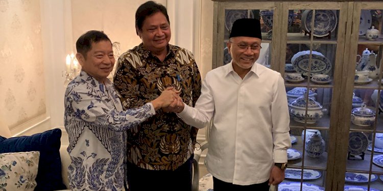 Ketua Umum PPP Suharso Monoarfa, Ketua Umum Partai Golkar Airlangga Hartarto, dan Ketua Umum PAN Zulkifli Hasan saat memunculkan Koalisi Indonesia Bersatu/Net