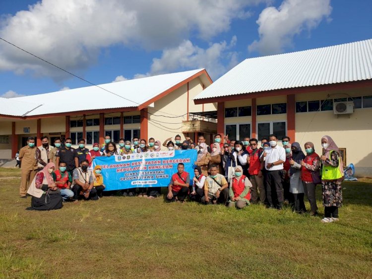 Tim Yankes Bergerak memberikan pelayanan kesehatan bagi masyarakat di Kepulauan Kangean, Kabupaten Sumenep/Ist