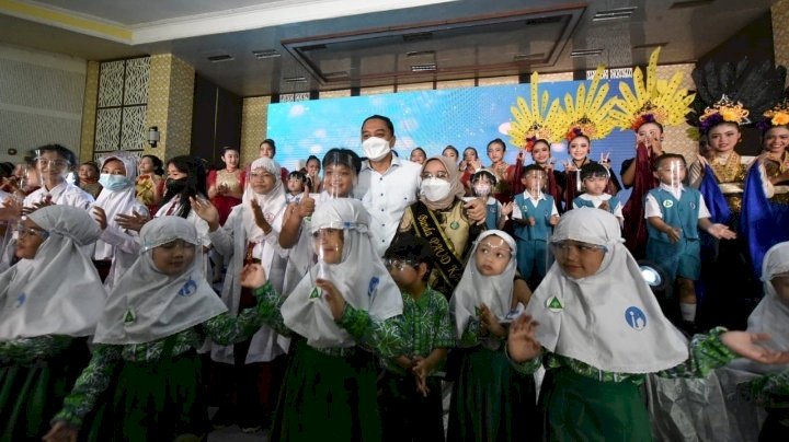 Wali Kota Eri bersama siswa mulai TK, SD, SMP/ist