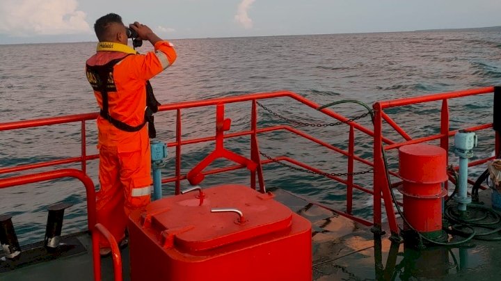 Basarnas Surabaya melakukan pencarian kapal Zidane/ist