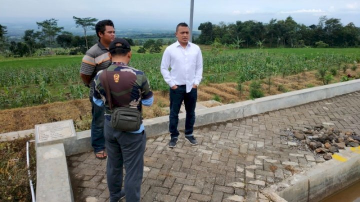 Haris Agus Susilo (pakai baju putih) anggota DPRD Ngawi