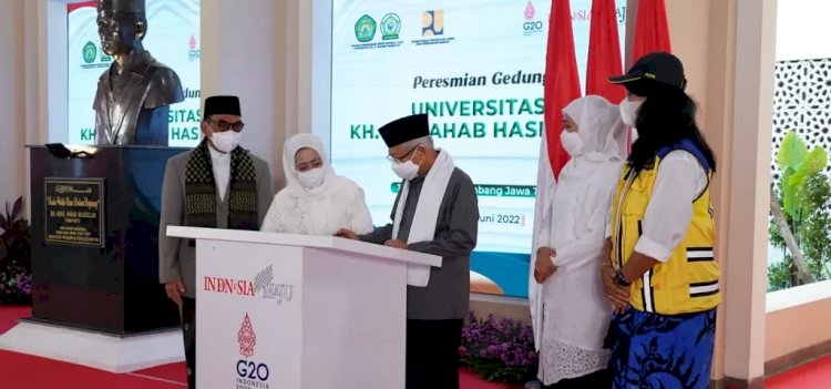 Wapres KH Ma'ruf Amin saat meresmikan gedung baru kampus UNWAHA/ist