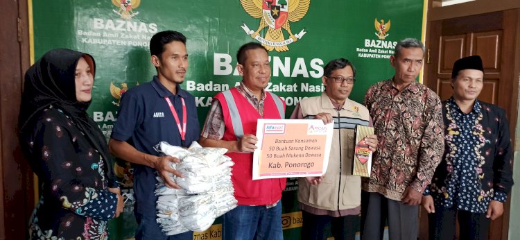 Alfamart Donasikan Uang Receh Konsumen ke Baznas Ponorogo