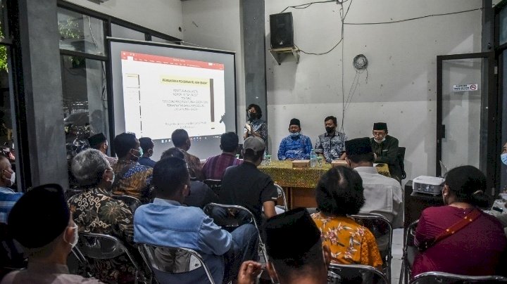 Sosialisasi kepada tokoh masyarakat dan tokoh agama, untuk pencegahan radikalisme dalam bentuk forum diskusi antar umat beragama/ist