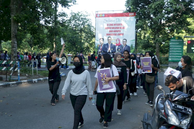 Sosialisasi melawan kekerasan seksual dengan jalan santai di kampus Unej/RMOLJatim