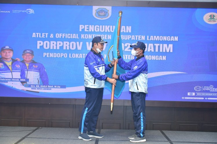 Bupati Lamongan Yuhronur Efendi saat melepas kontingen untuk Porprov VII Jawa Timur/RMOLJatim