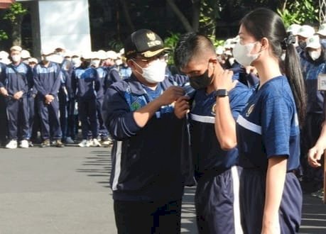 Wali Kota Malang, H. Sutiaji saat melepas para atlet kontingen KONI Kota Malang/Ist 