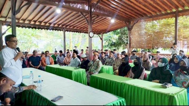 Ketua DPC PPP Kabupaten Probolinggo, Mahdi saat memberikan arahan pada pemuda milenial. /RMOLJatim