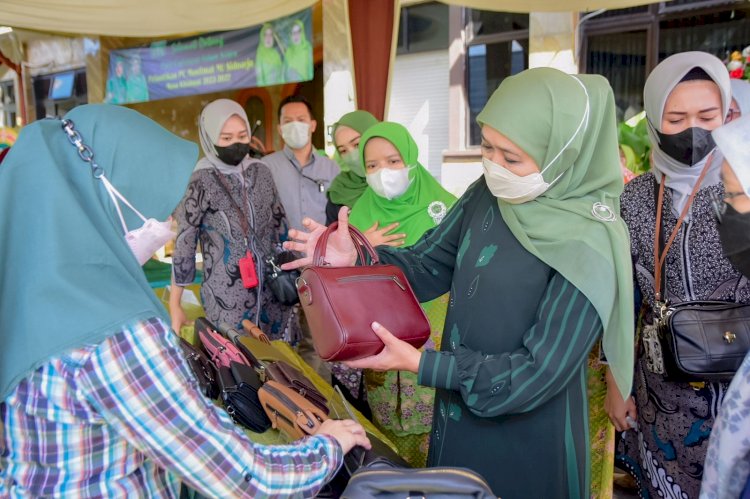 Gubernur Khofifah Indar Parawansa saat menghadiri pelantikan PC Muslimat NU masa khidmat 2022-2027 di Gedung Serbaguna Rohmatul Ummah An Nahdliyah Sidoarjo/RMOLJatim