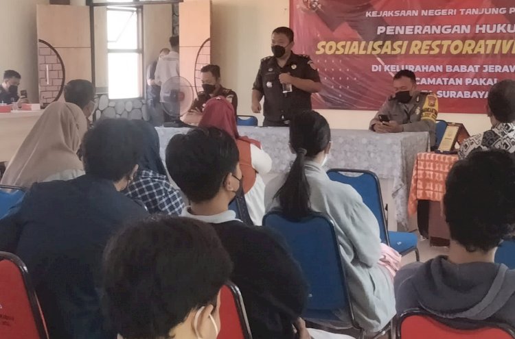 Suasana sosialisasi restorative justice oleh Kejari Tanjung Perak di Kantor Kelurahan Babat Jerawat/RMOLJatim