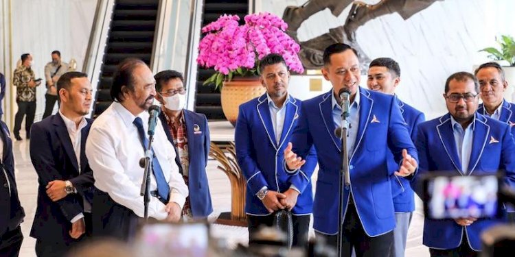 Ketua Umum Partai Demokrat Agus Harimurti Yudhoyono (AHY) bersama Ketua Umum Partai Nasdem Surya Paloh di Nasdem Tower, Jumat (24/6)/Ist