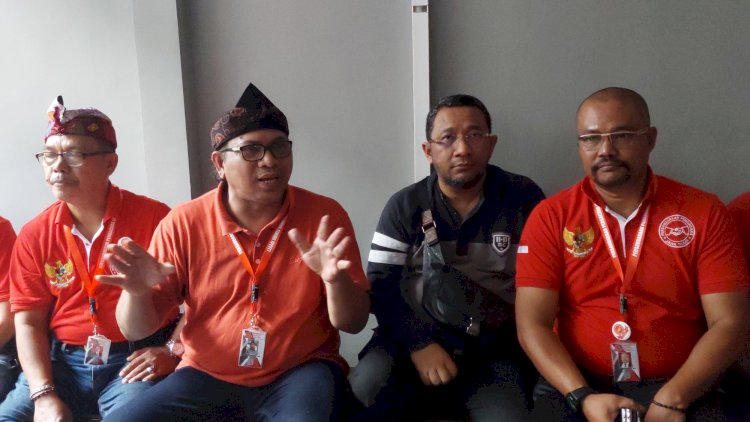 Persaudaraan Pengacara Jawa Timur (PPJT) saat jumpa pers menanggapi penganiayaan terhadap advokat magang Matthew Gladden di Sidoarjo, Sabtu (24/6)/RMOLJatim
