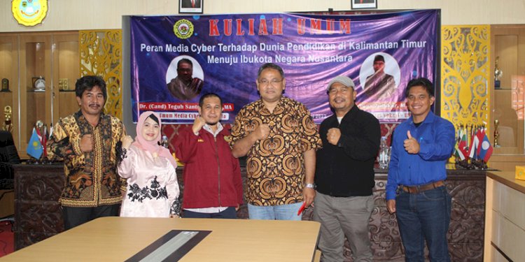 Ketua Umum JMSI Teguh Santosa usai menyampaikan kuliah umum Peran Media Siber di Universitas Balikpapan/Ist