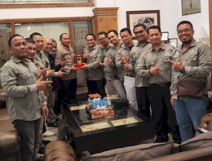 Pengurus dan Anggota ILSC saat audensi dengan Wakapolrestabes Surabaya, AKBP Hartoyo/Ist