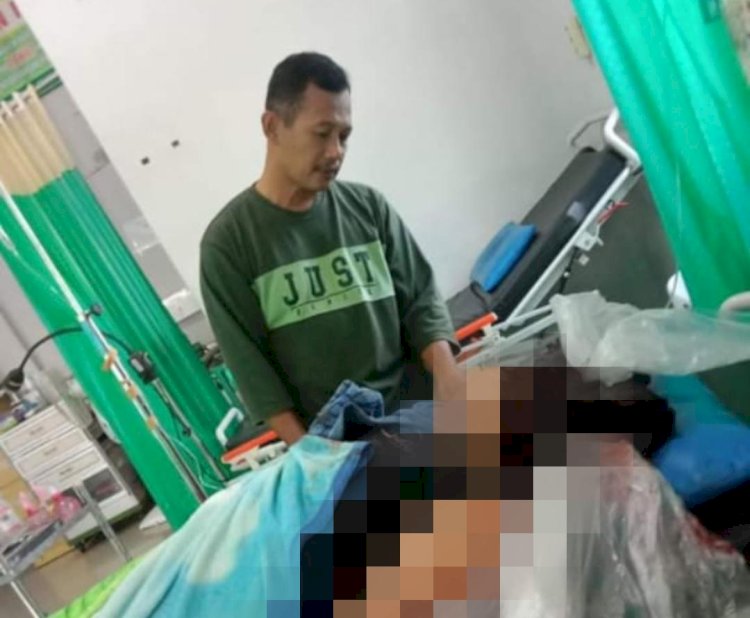 Binti Rokani dirawat intensif di RSUD dr Soeroto Ngawi setelah dibacok suaminya/RMOLJatim