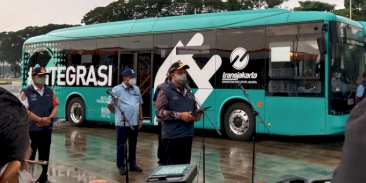 Gubernur DKI Jakarta, Anies Baswedan saat meresmikan bus listrik/RMOLJakarta