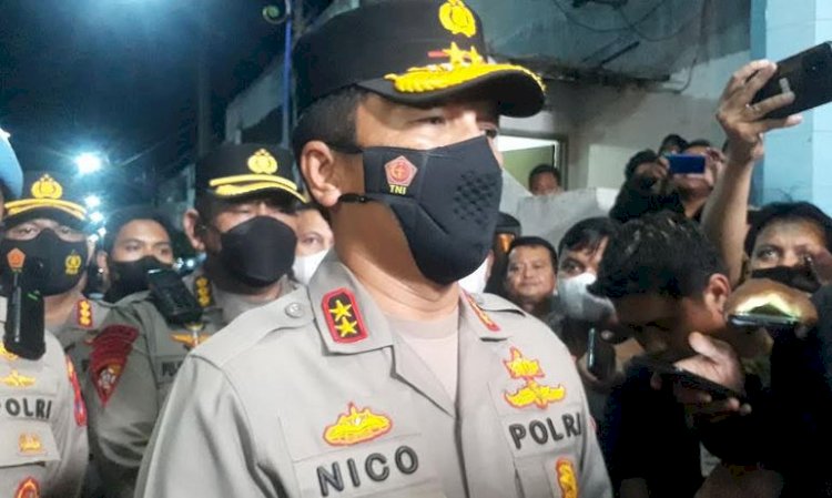 Kapolda Jatim Irjen Nico Afinta saat memberikan keterangan media/RMOLJatim