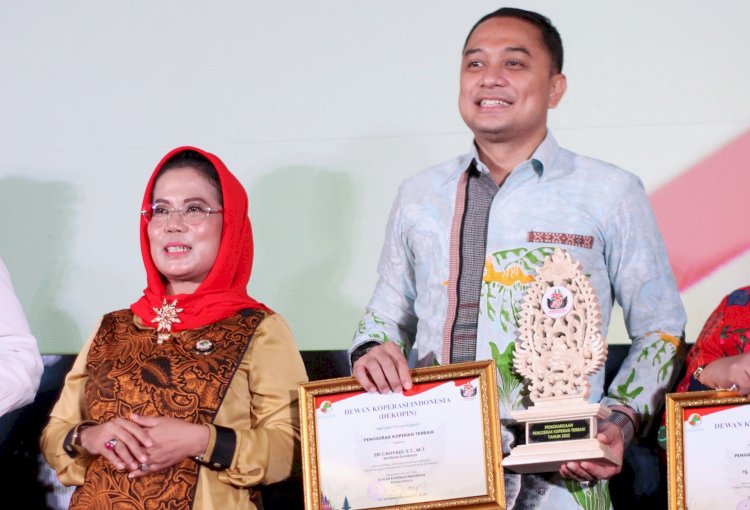 Wali Kota Eri Cahyadi meraih Penghargaan Penggerak Koperasi Terbaik se-Indonesia/ist
