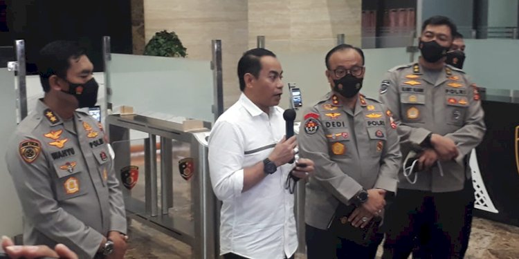 Direktur Tindak Pidana Umum (Dirtipidum) Bareskrim Polri Brigjen Andi Rian Djajadi saat menyampaikan perkembangan kasus tewasnya Brigpol Yosua di rumah dinas Irjen Ferdy Sambo/Ist