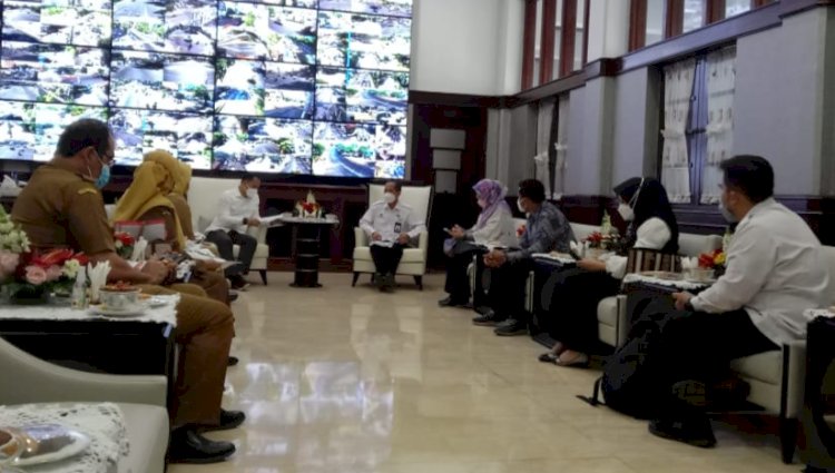 Wali Kota Eri Cahyadi menerima audiensi Direktur Guru Pendidikan Dasar, Direktorat Jenderal Guru dan Tenaga Kependidikan Kemendikbudristek Dr. Drs. Rachmadi Widdiharto, M.A/ist
