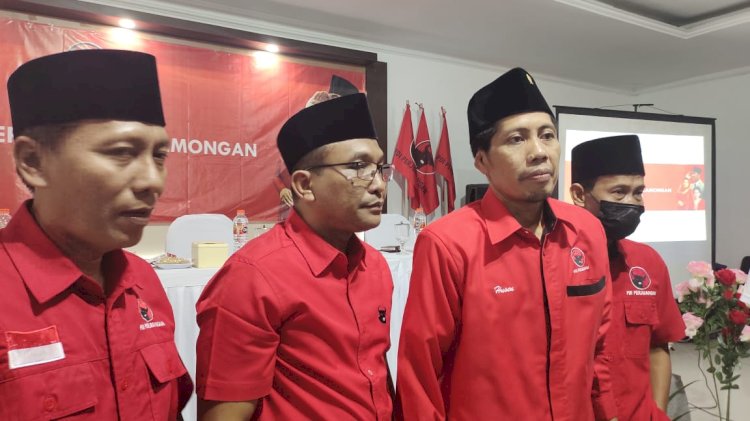 Ketua DPC PDI Perjuangan Husen saat memimpin rapat pemenangan/RMOLJatim