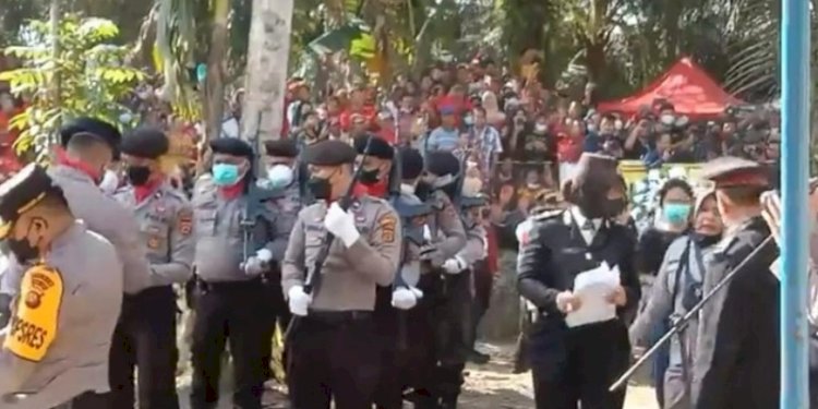 Pemakaman Brigadir J secara kedinasan di Sungai Bahar, Muaro Jambi/Net