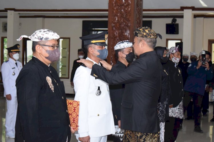 Bupati Lamongan Yuhronur Efendi melantik pejabat baru/ist